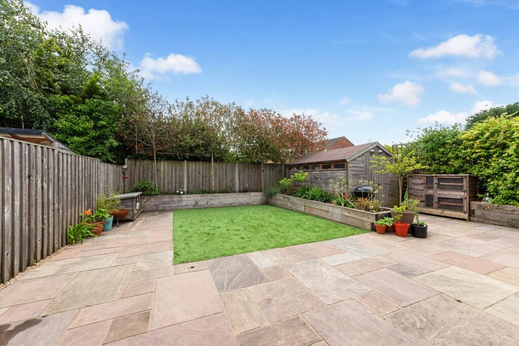 House in East Hampshire, Petersfield - More
