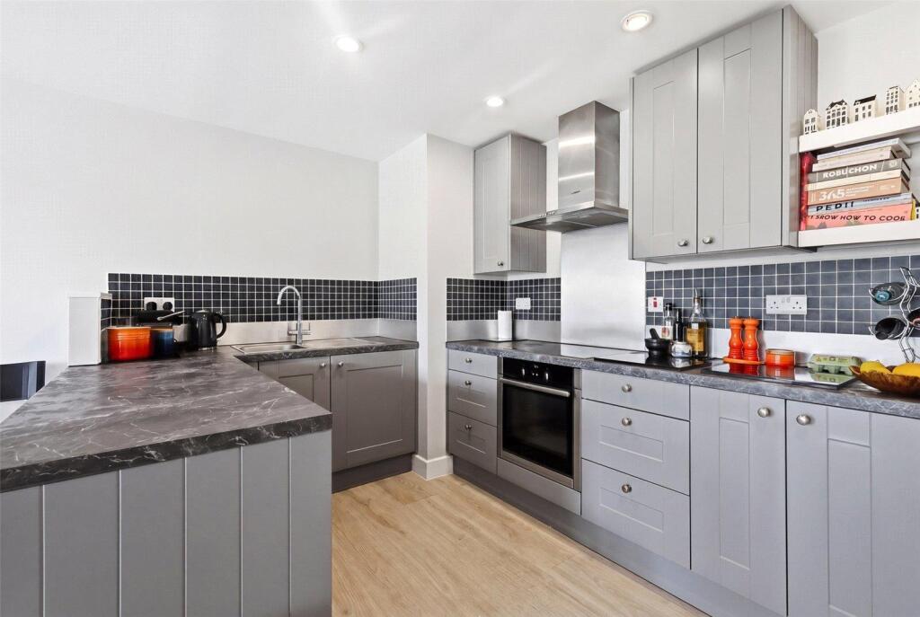 Apartment in London - View 3
