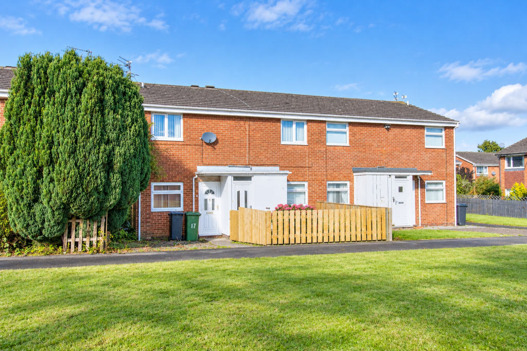 2-bed flat on Hastings Court, Bedlington, NE22, £55,000