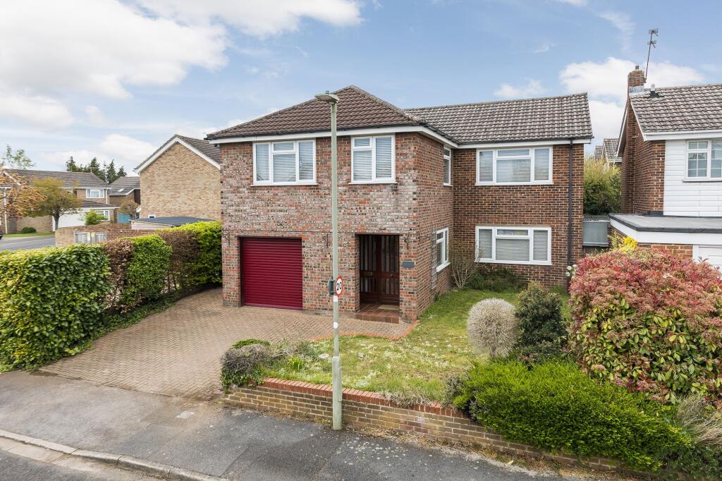 Main image of property: Loddon Close, Abingdon, OX14