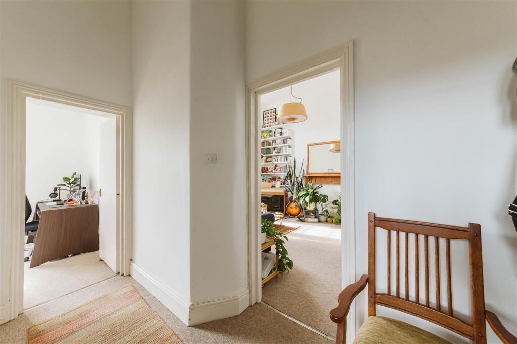 Apartment in Bristol - View 5