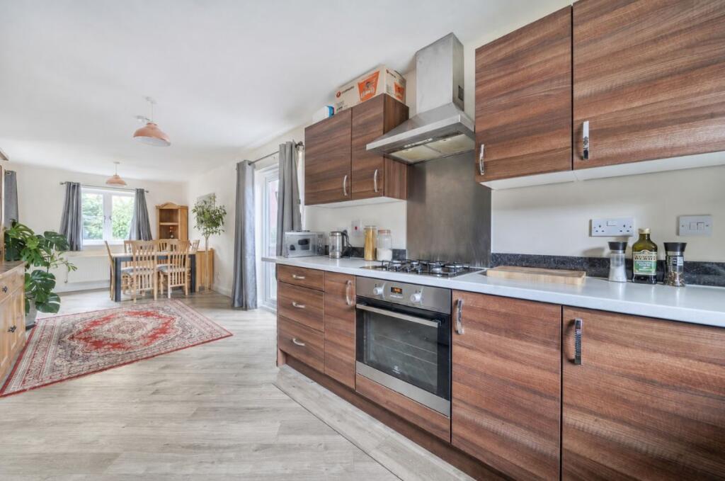 House in Wootton, Bedford - View 2