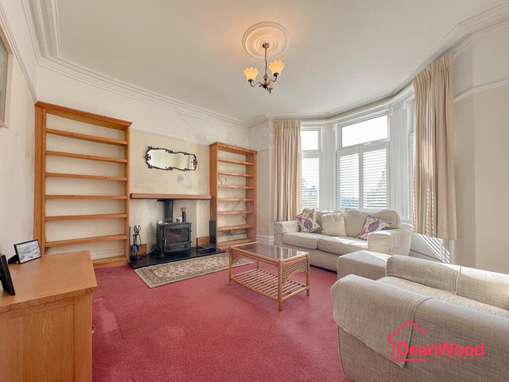 House in Onchan - More