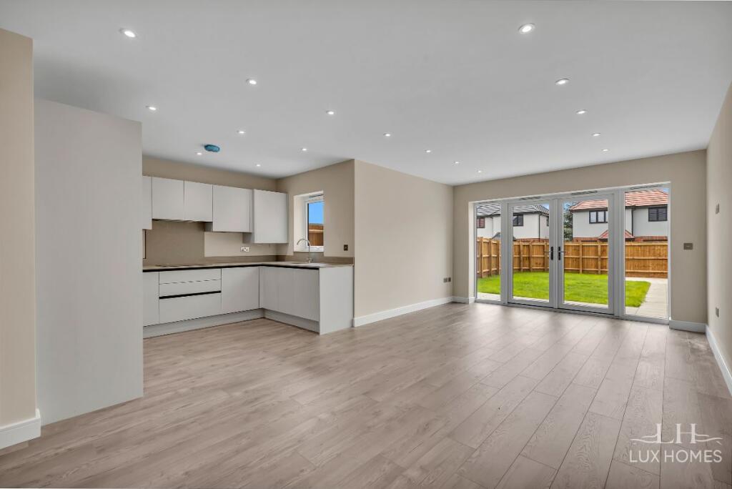 House in Thurrock, Essex - View 5