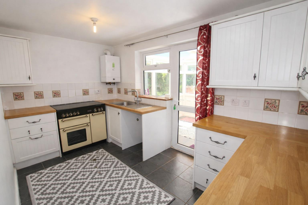 Romill Close, West End, Southampton photo 4
