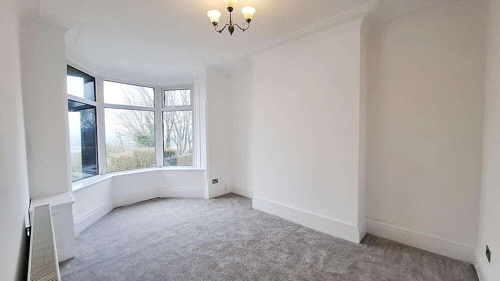476 Ripponden Road Moorside OL4 2LL photo 2