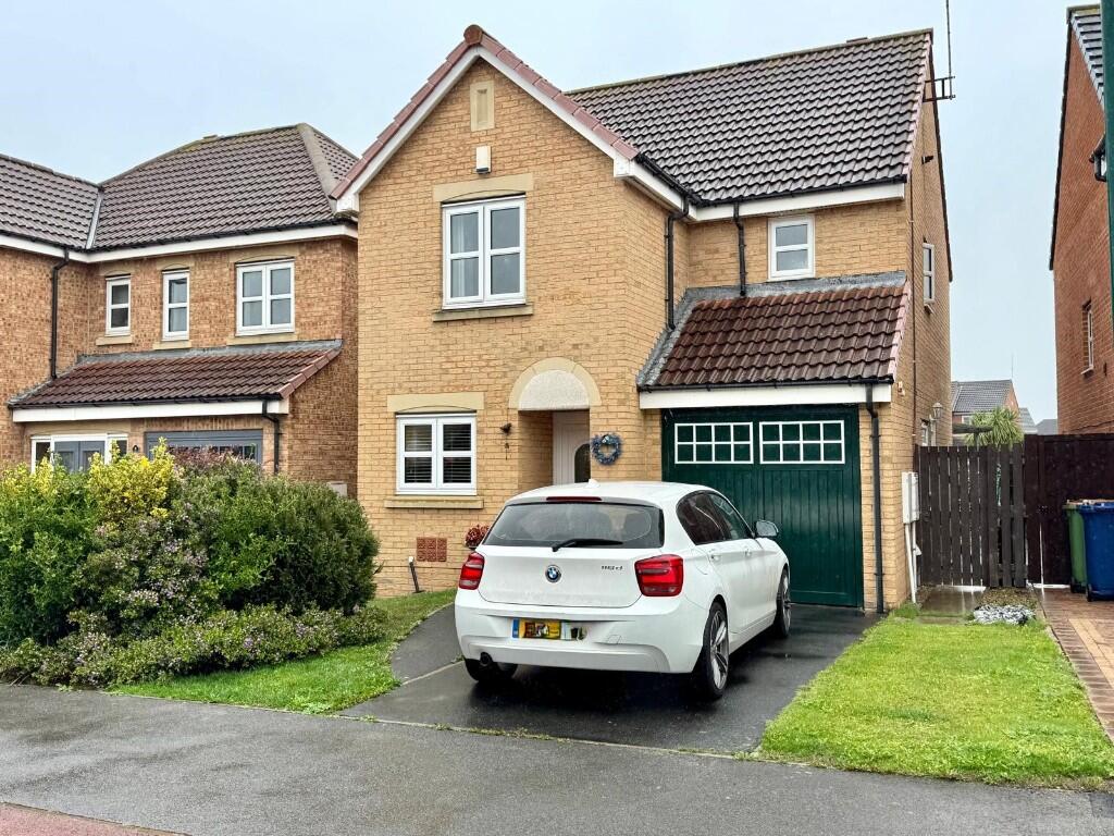 3-bed detached on Alnmouth Drive, Redcar, North Yorkshire, TS10, £225,000