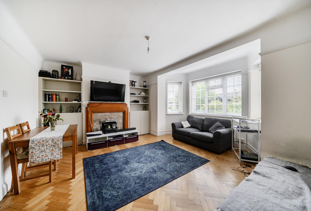 Apartment in London, Royal Borough of Kingston upon Thames - View 2
