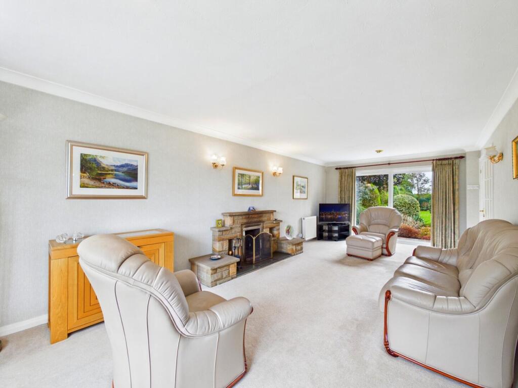 House in Wakefield - View 4