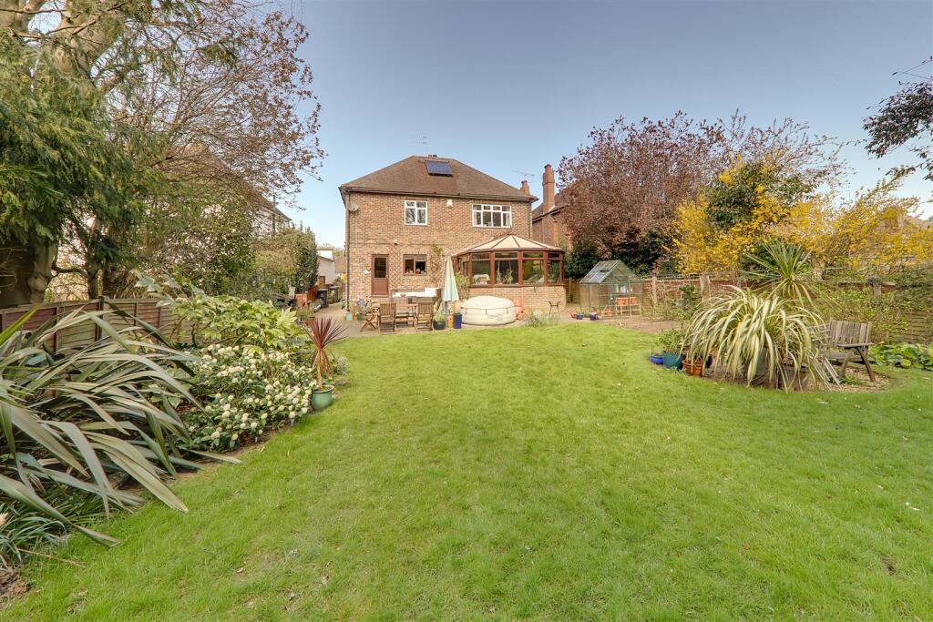 Hillside Avenue, Offington, Worthing photo 2