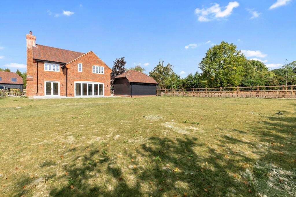 House in Hemel Hempstead - More