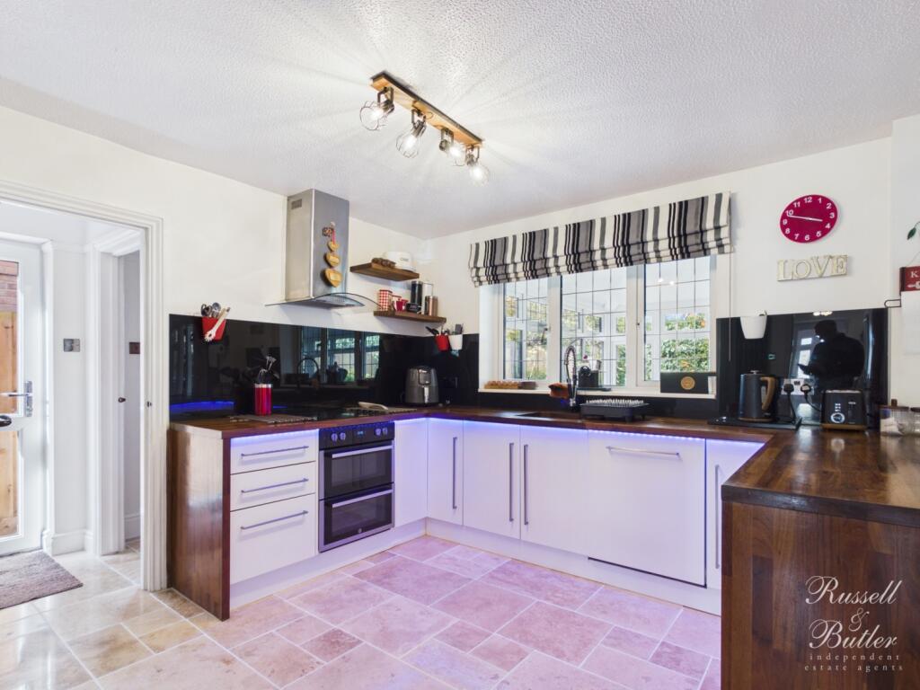 House in North Marston - View 3