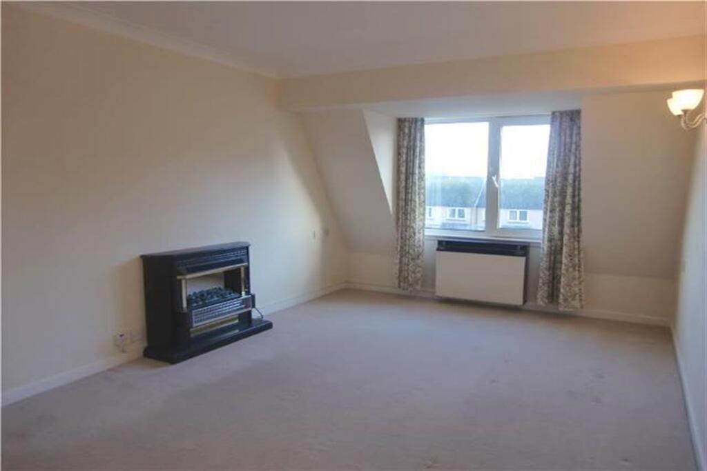 Apartment in Eastbourne, East Sussex - View 3