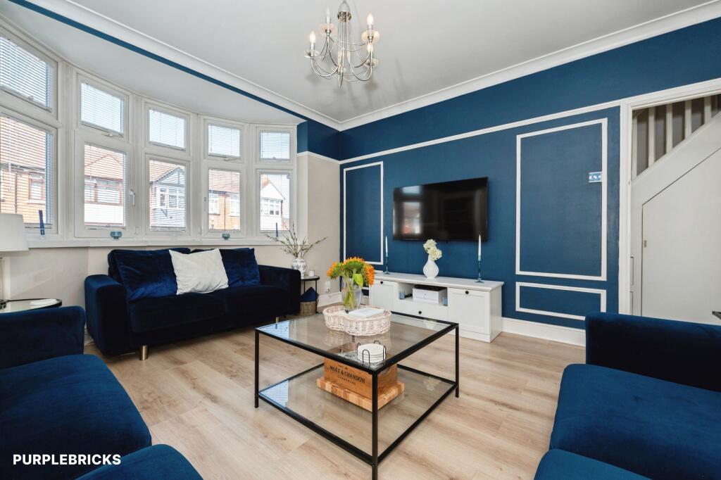 House in Gravesham, Gravesend - More