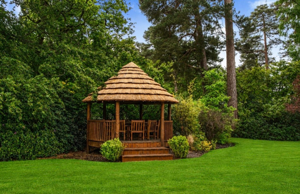 House in Runnymede, Surrey - View 4