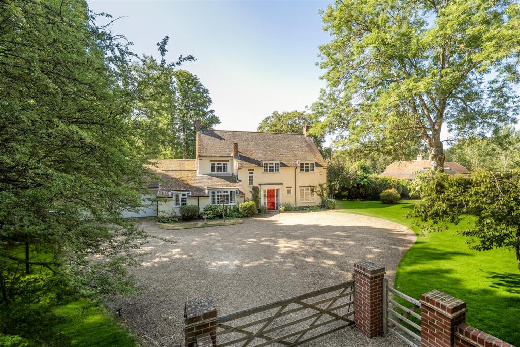 Main image of property: Fleet Hill, Finchampstead, Berkshire, RG40 4LA