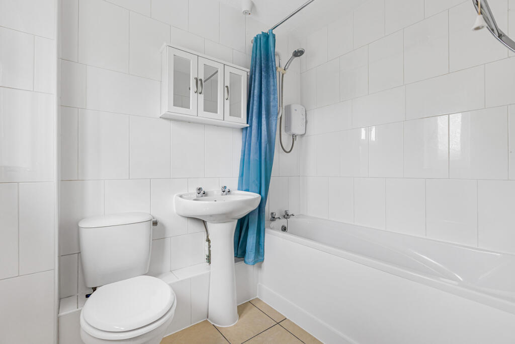 House in Cherwell, Bicester - More