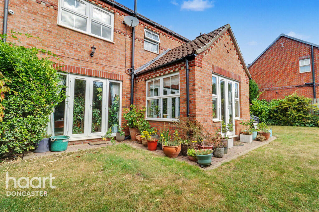 School Croft, Westwoodside, Doncaster photo 4