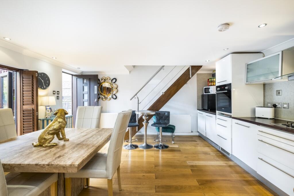 2 bedroom semi-detached house for rent
