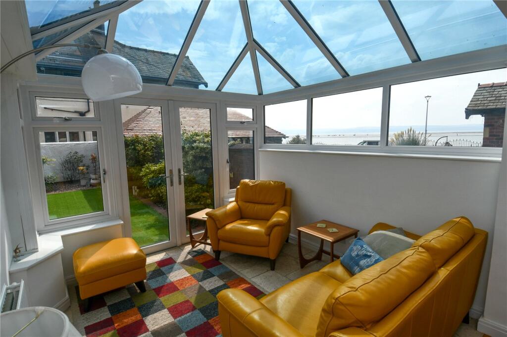House in Wirral, West Kirby - More