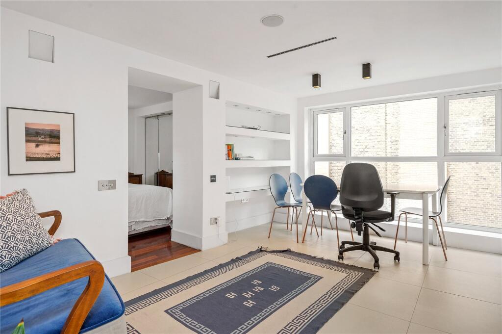 Main image of property: Bishopsgate, London, EC2M