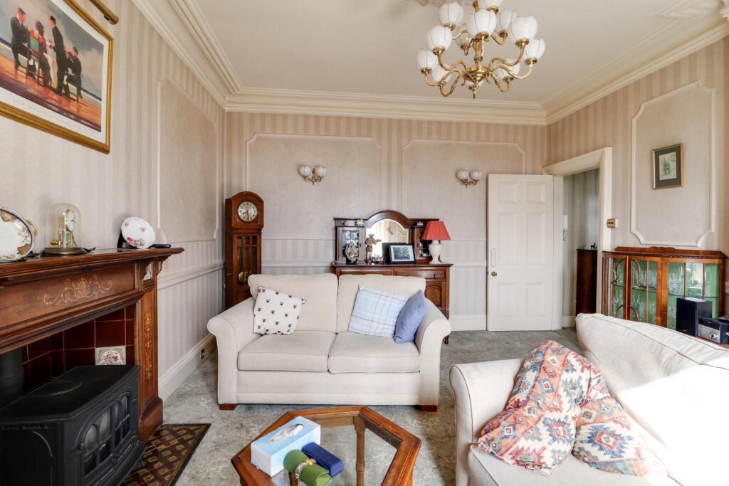 4 Park Drive South, Huddersfield, West Yorkshire, HD1 photo 4