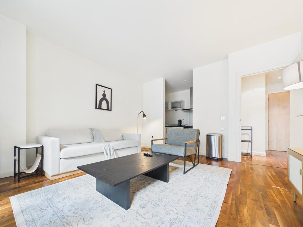 Main image of property: 91 Discovery Dock Apartments West, 2 South Quay Square, Canary Wharf, London, E14