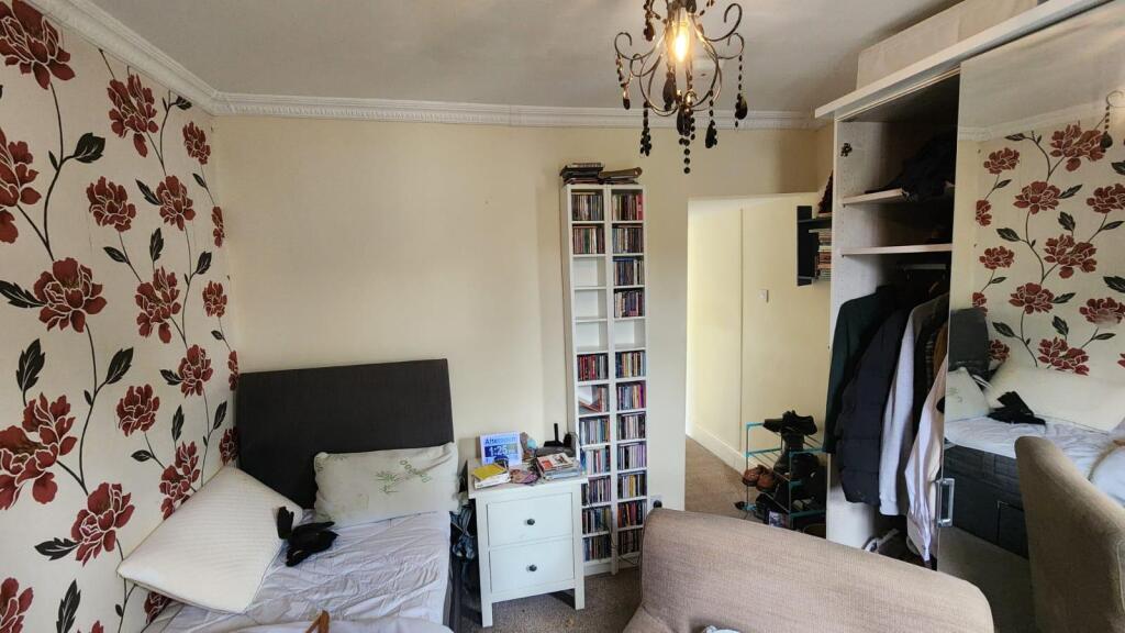 House in Leicester - More