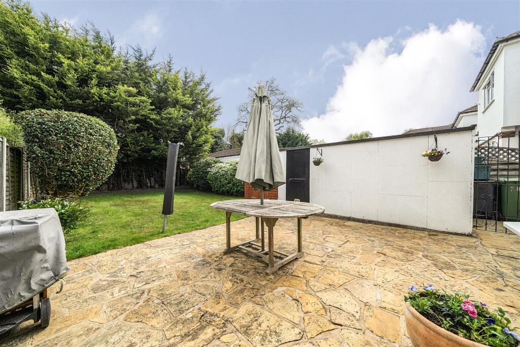 House in Bromley - View 4