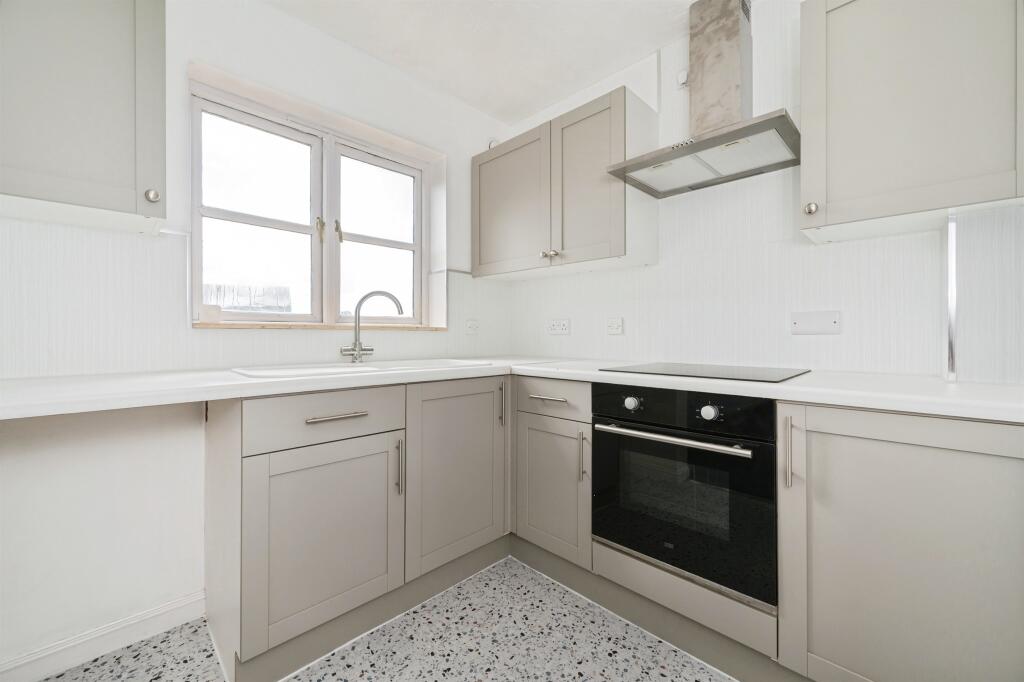 Apartment in Southampton, Bitterne Park - View 4