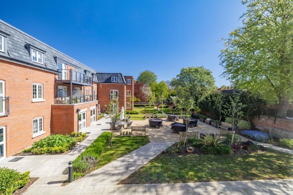 1-bed house on New Dover Road, Canterbury, Kent, CT1, £295,000