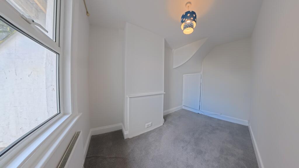 Apartment in Brighton - View 3