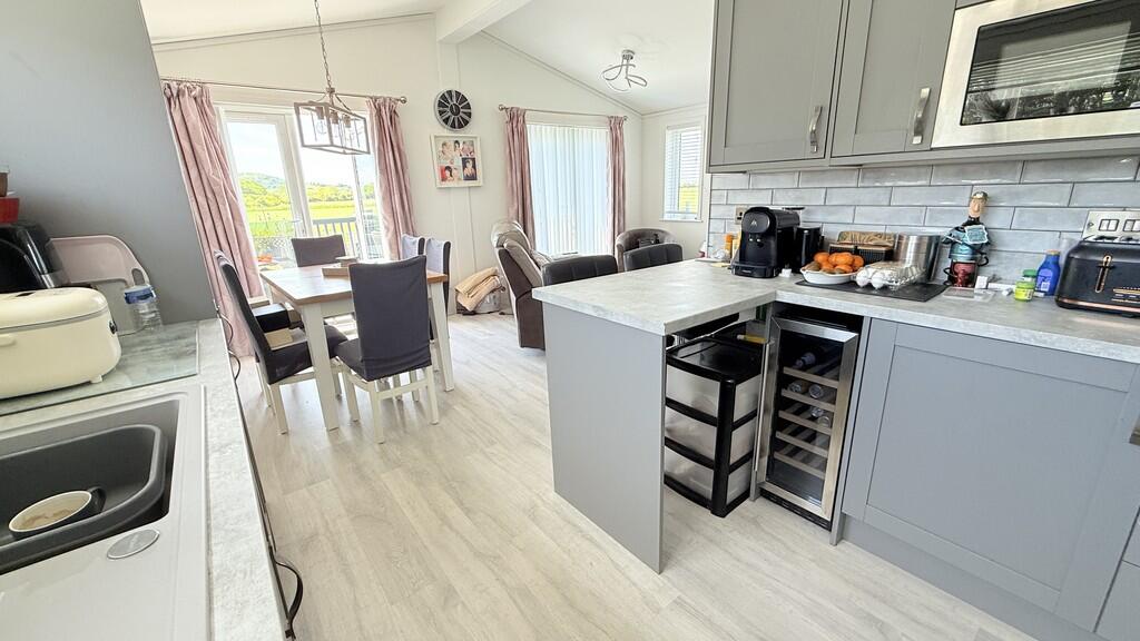 House in Edingworth Road - View 5