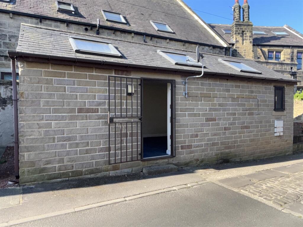 Main image of property: Vacant Unit, Farsley, West Yorkshire