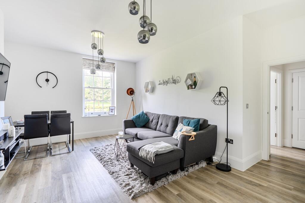 Apartment in Kingston upon Thames - More