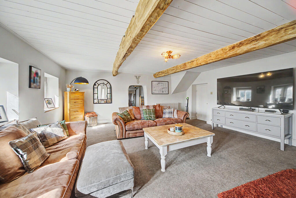 House in Pendle, Colne - More