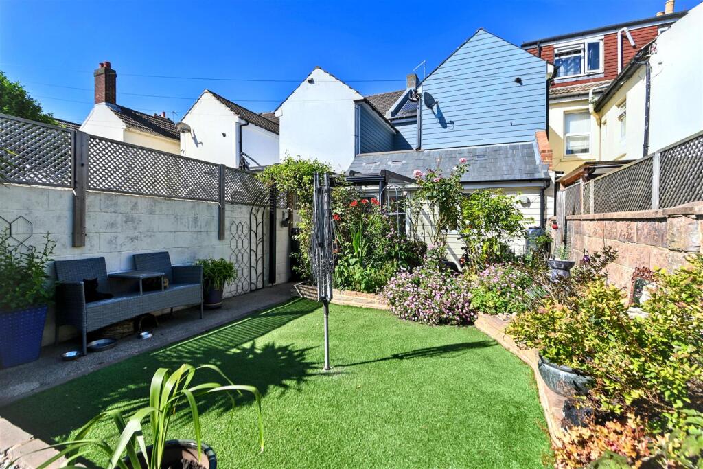 Gilbert Road, Eastbourne photo 4