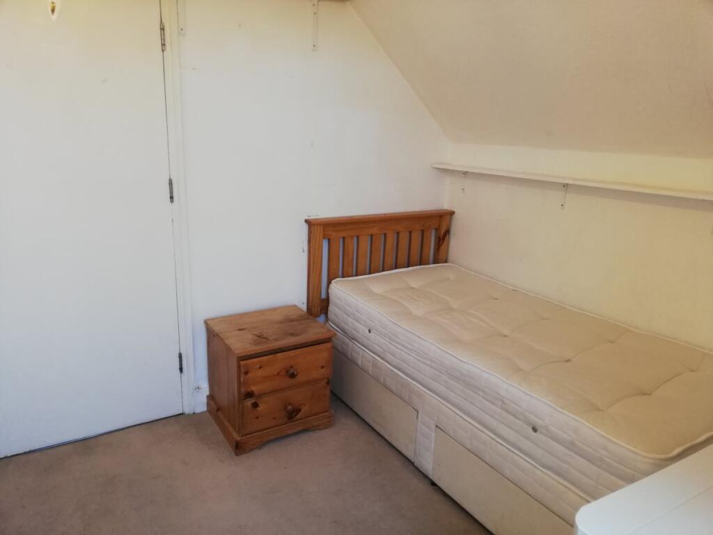 House in Reigate and Banstead, Surrey - View 3
