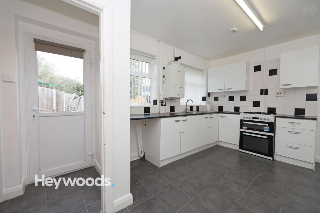 House in Newcastle-under-Lyme, Poolfields - View 4