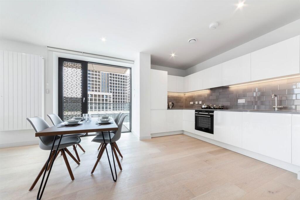 Clipper Street, Royal Wharf - View 2