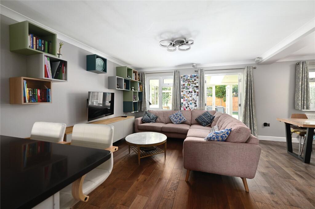House in Runnymede, Egham - View 2
