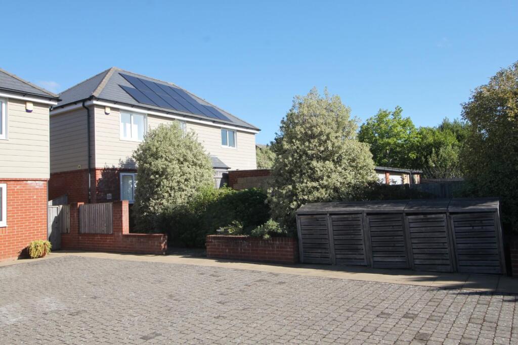 Main image of property: Station Road, Netley Abbey, Southampton, SO31 5AE