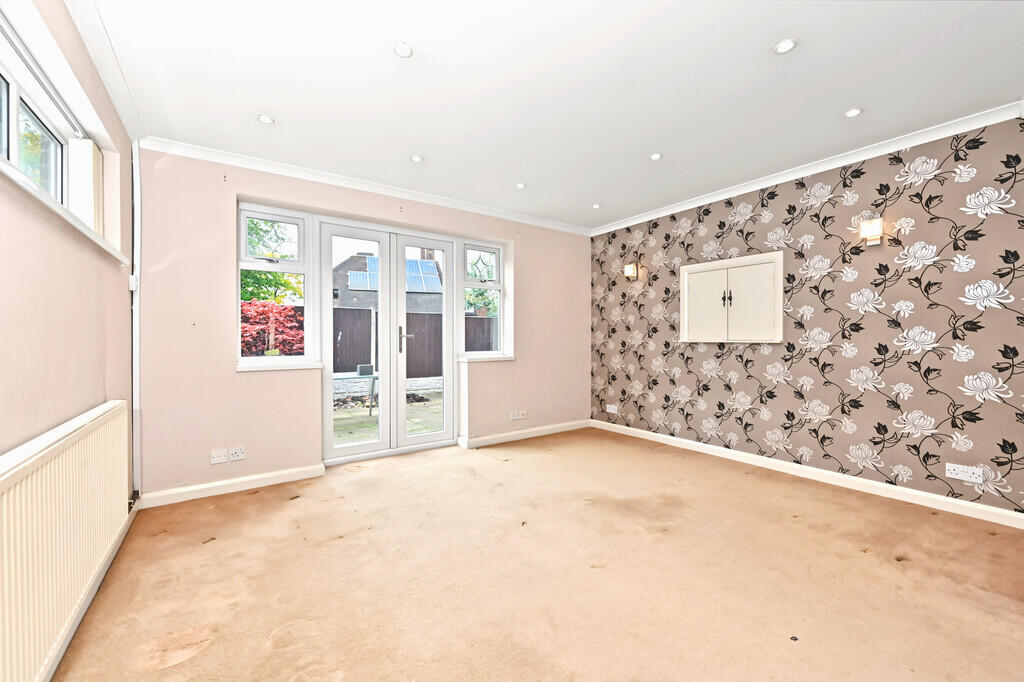 Stuart Avenue, Trentham, Stoke-on-Trent photo 4