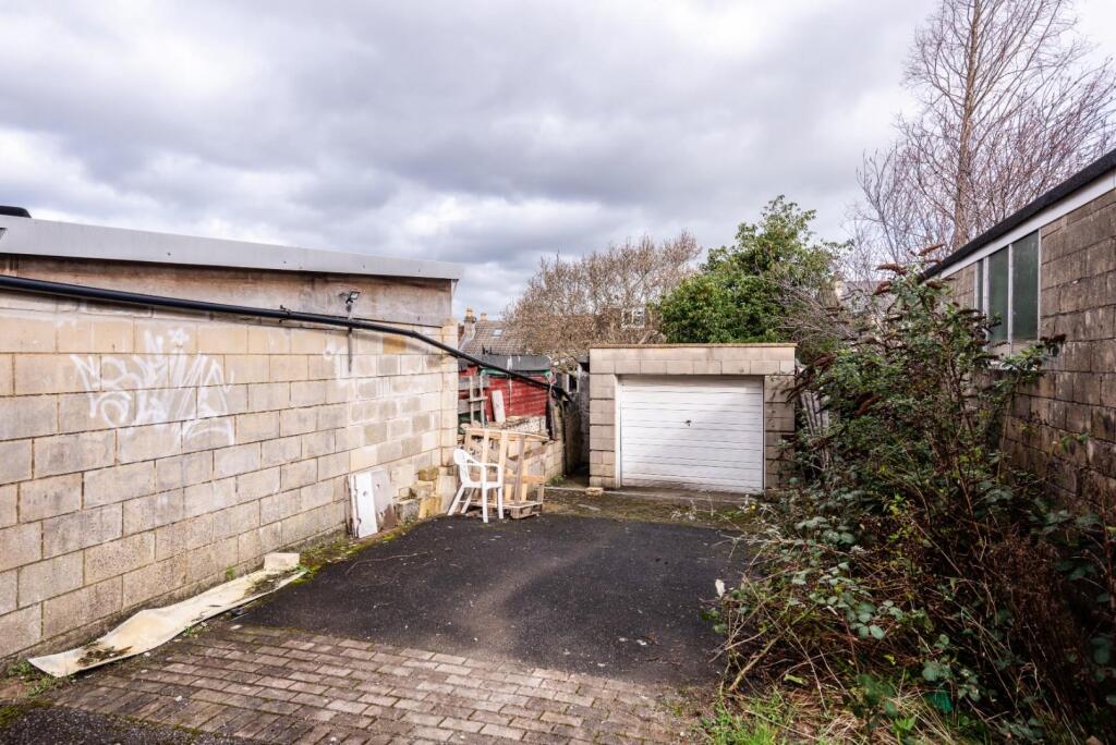 Lymore Avenue, Oldfield Park, Bath