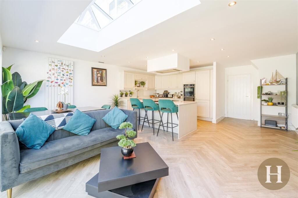 House in Birmingham, West Midlands - View 4