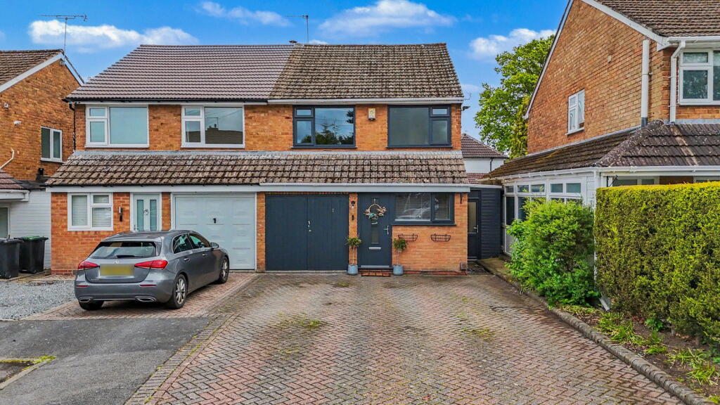 Main image of property: Green Close, Wythall, Birmingham, B47 6AD