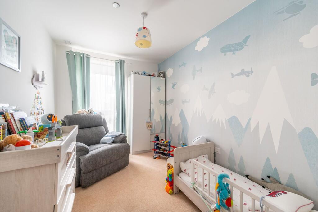 Apartment in Harrow - View 5