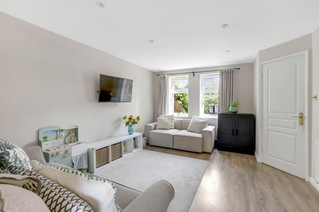House in Rushcliffe, Gamston - View 4