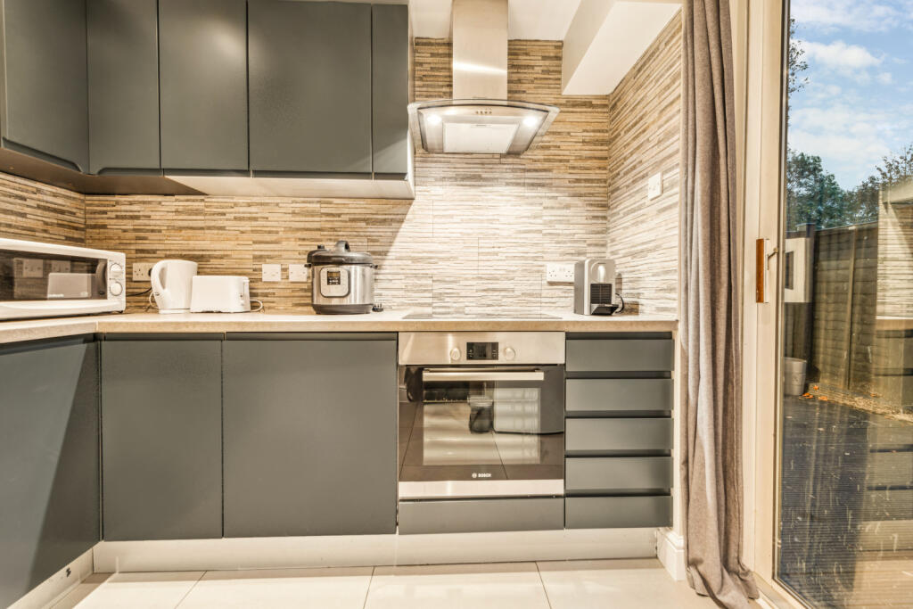 3 bedroom flat for rent
