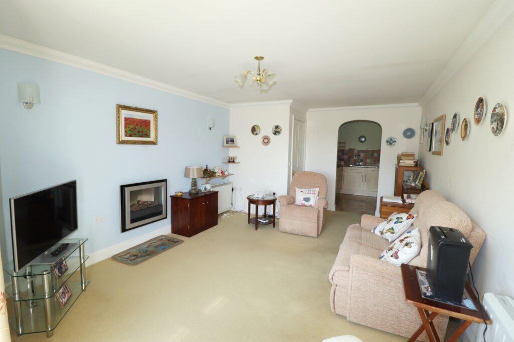 St Leonards Avenue, Hayling Island photo 4